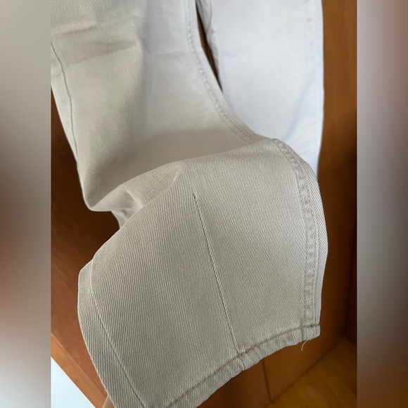 It has never been worn. - Picture 2 of 3